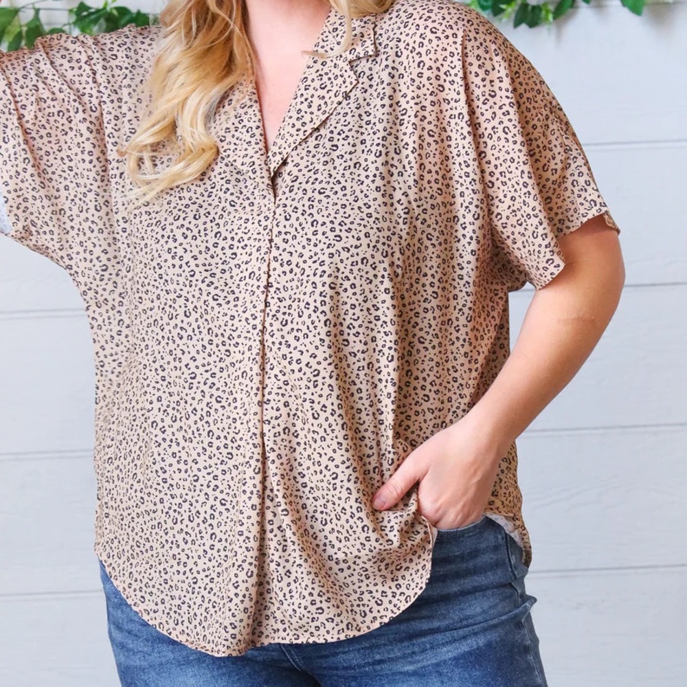 NWT CHEETAH ANIMAL PRINT COLLARED V NECK WOVEN DOLMAN TOP, Small - Picture 6 of 6